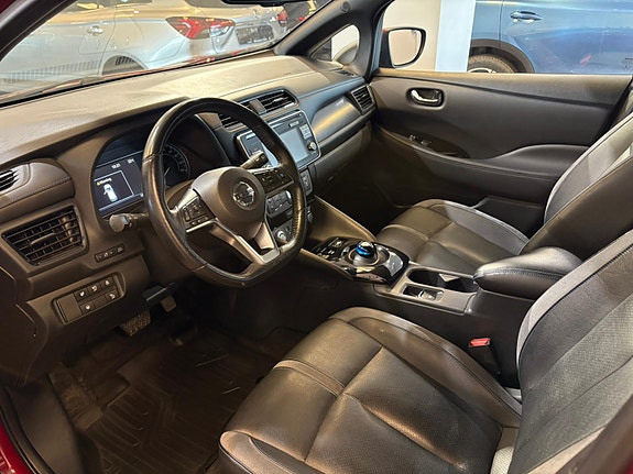 Nissan Leaf 5 of 8