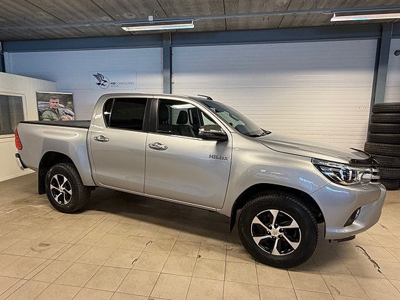 Toyota HiLux 3 of 28