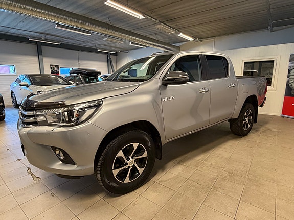 Toyota HiLux 11 of 28