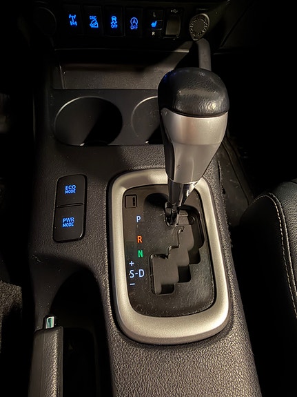Toyota HiLux 18 of 28