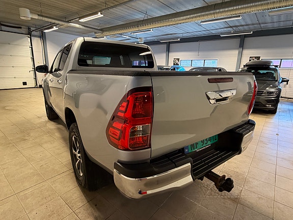 Toyota HiLux 10 of 28