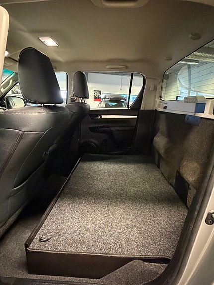 Toyota HiLux 26 of 28