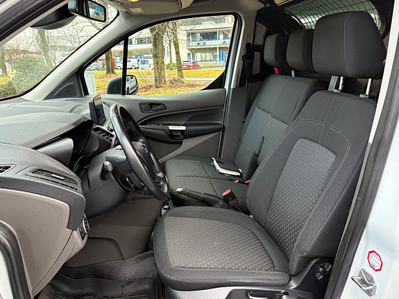 Ford Transit Connect 8 of 17