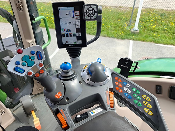 Fendt 720 Vario 13 of 21