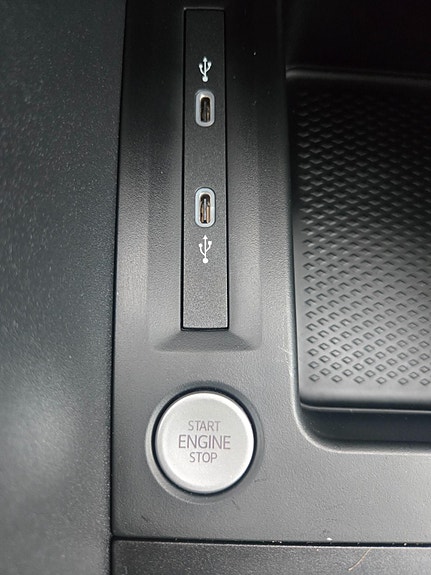 Volkswagen Caddy Maxi 16 of 21
