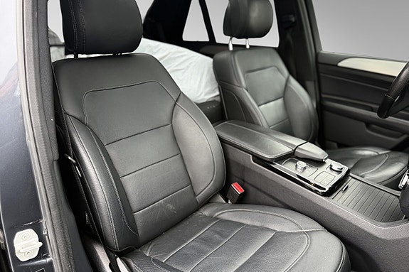 Mercedes-Benz GLE500 e 18 of 30