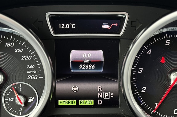 Mercedes-Benz GLE500 e 22 of 30