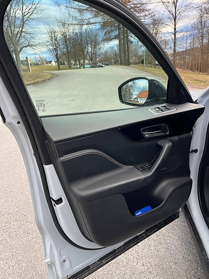 Jaguar F-PACE 12 of 22