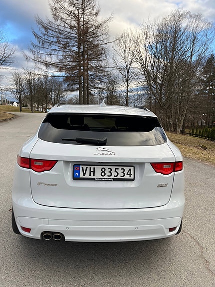 Jaguar F-PACE 7 of 22
