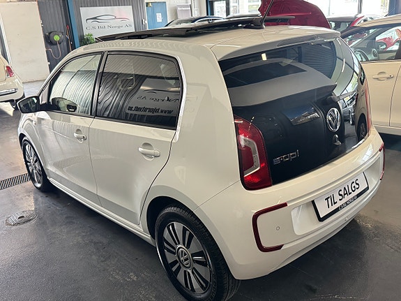 Volkswagen UP! 4 of 5