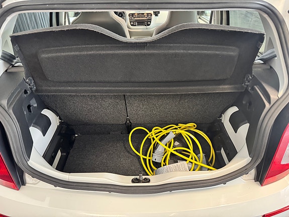 Volkswagen UP! 8 of 10