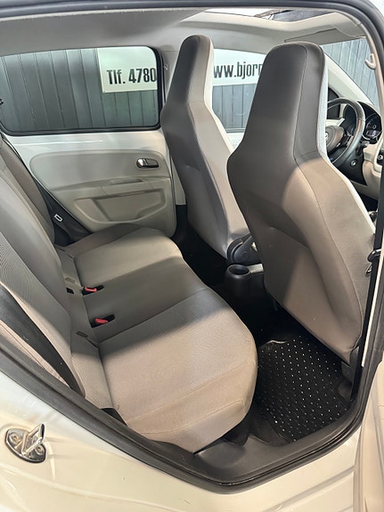 Volkswagen UP! 9 of 10