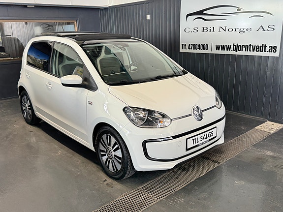 Volkswagen UP! 2 of 5