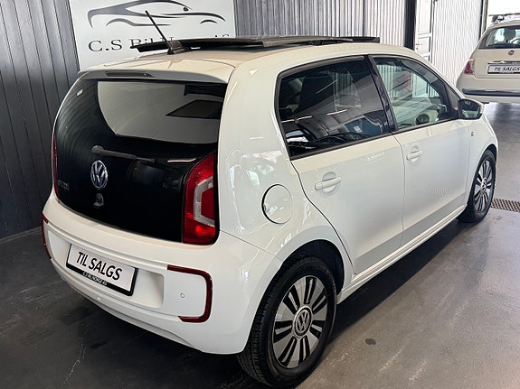 Volkswagen UP! 3 of 5