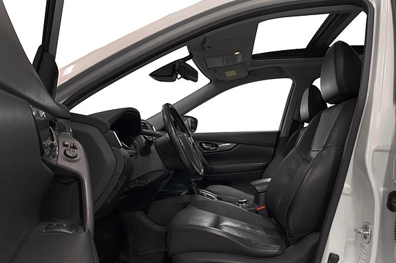 Nissan X-Trail 2 of 5