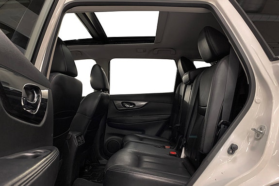Nissan X-Trail 3 of 5