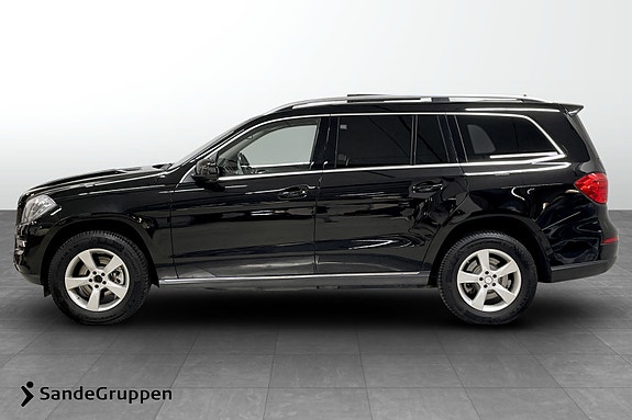 Mercedes-Benz GL350 2 of 5
