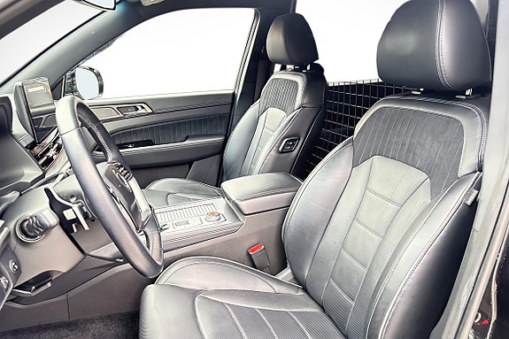 KGM Rexton 9 of 19