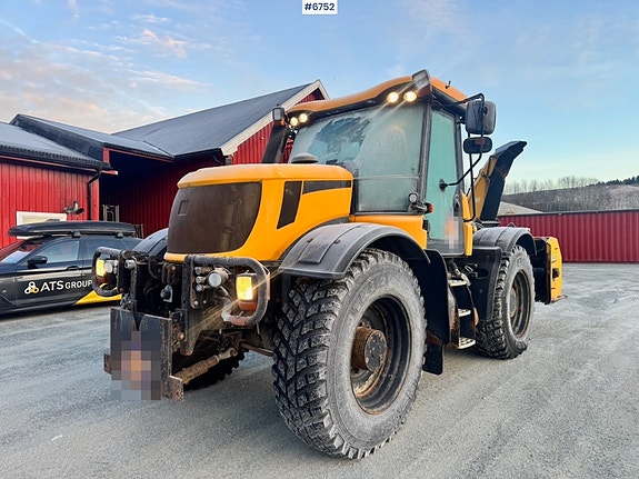 JCB Fastrac 3230 Brøyterigget og 2 sett dekk.