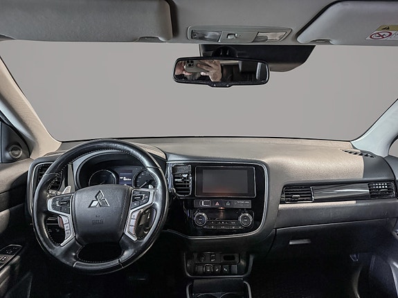 Mitsubishi Outlander 12 of 30