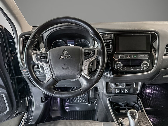 Mitsubishi Outlander 13 of 30