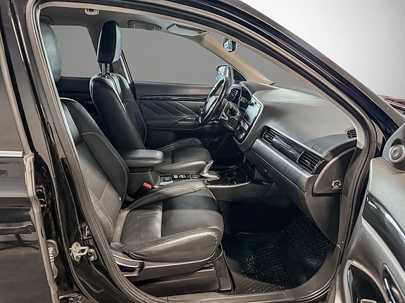 Mitsubishi Outlander 21 of 30