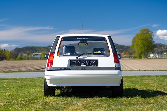Renault 5 6 of 18