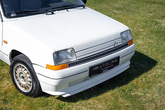 Renault 5 2 of 18