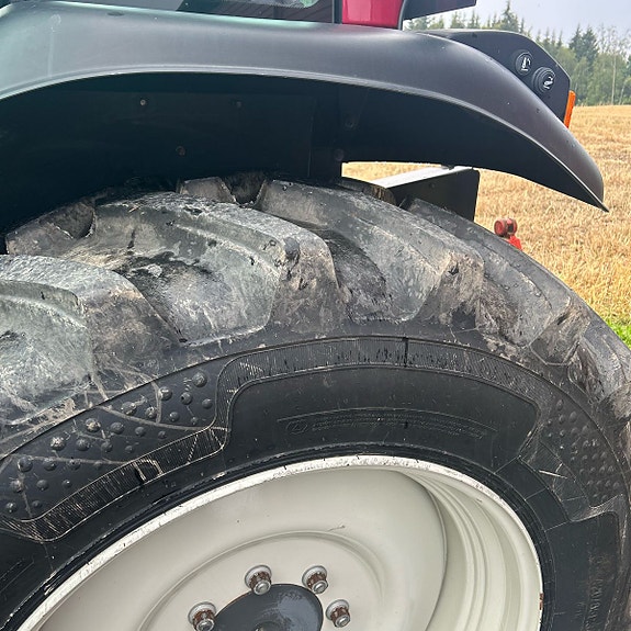 Valtra A93 med Ålø Q46 2017, kr 428 000,-