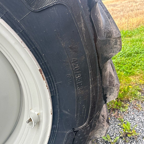 Valtra A93 med Ålø Q46 2017, kr 428 000,-