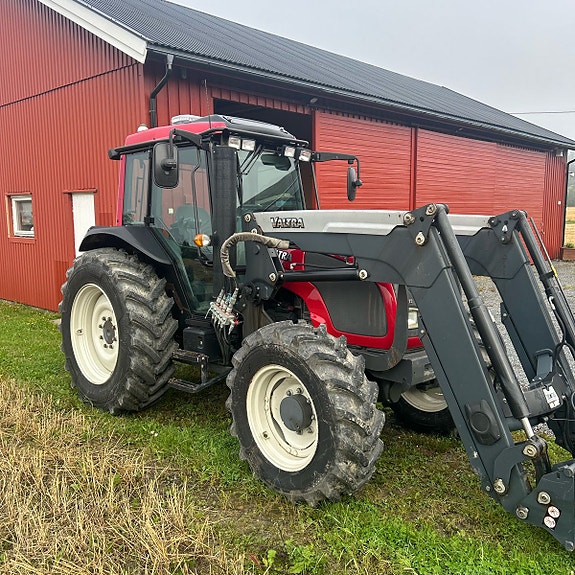 Valtra A93 med Ålø Q46 2017, kr 428 000,-
