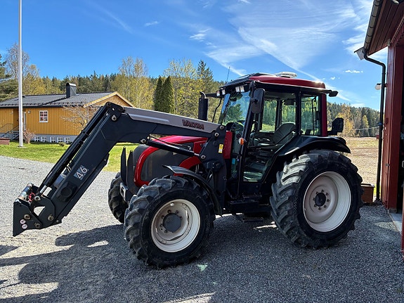 Valtra A93 med Ålø Q46