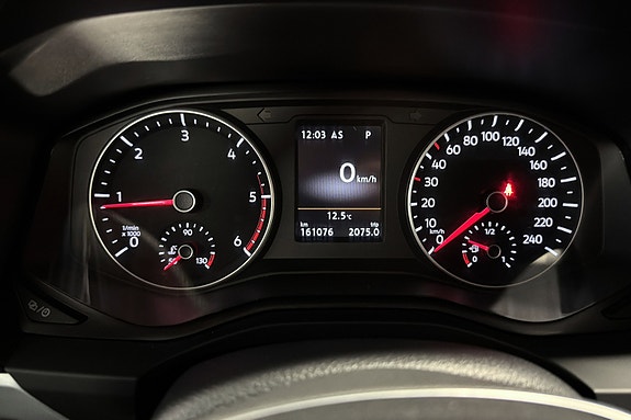 Volkswagen Amarok 15 of 23