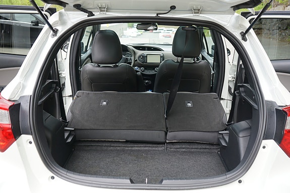 Toyota Yaris 25 of 30