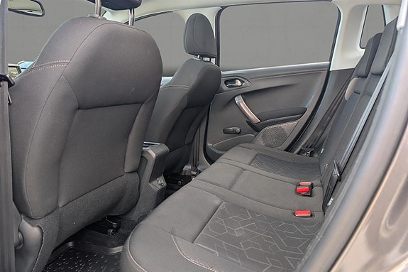 Peugeot 2008 17 of 23