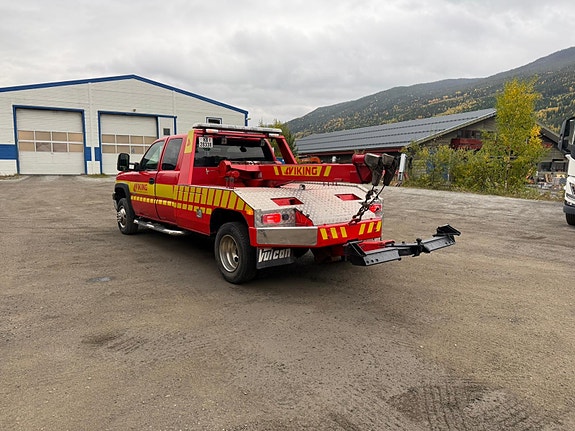 Andre Chevrolet 3500 Silverado 2 of 5