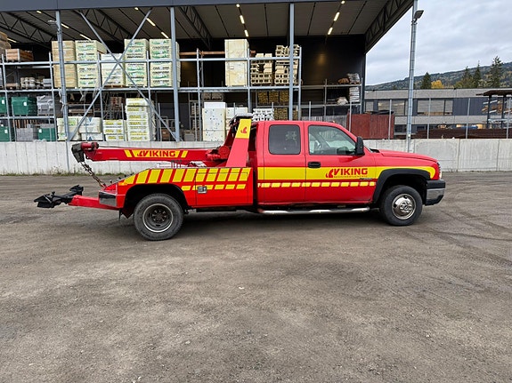 Andre Chevrolet 3500 Silverado 3 of 5