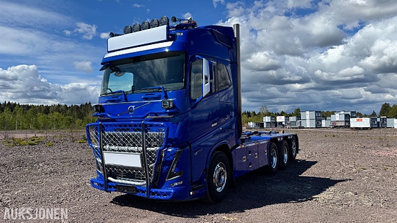 Volvo FH16 750 8x4 med HIAB Multilift og Nomek påbygg – topputstyrt krokbil