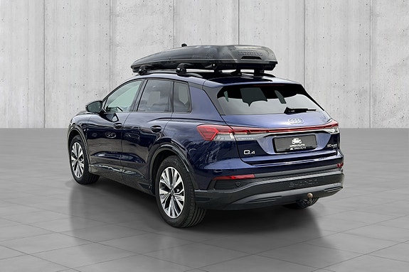 Audi Q4 e-tron 4 of 5