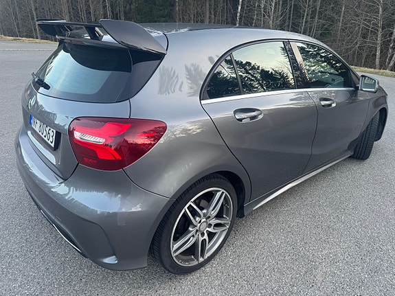 Mercedes-Benz A180 4 of 5