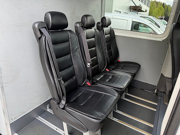 Volkswagen Crafter 2 of 5
