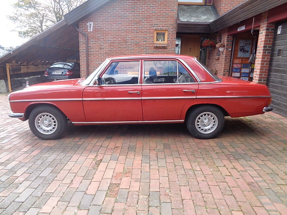 Mercedes-Benz 230 1974 photo 5