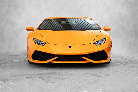 Lamborghini Huracan 3 of 5
