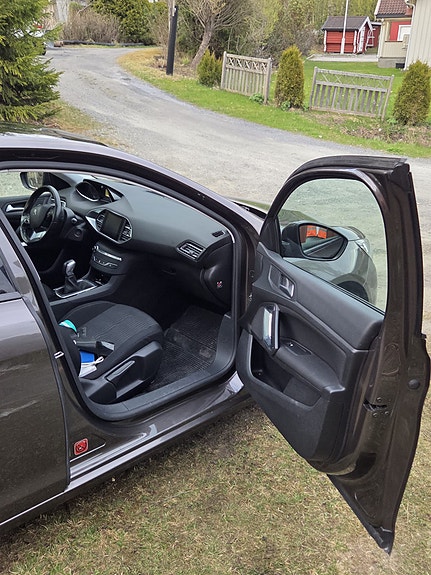 Peugeot 308 21 of 29