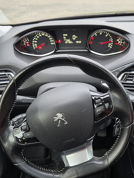 Peugeot 308 14 of 29