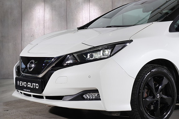 Nissan Leaf 2 of 5