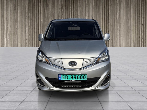BYD T3 2 of 12