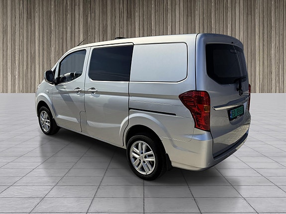 BYD T3 6 of 12