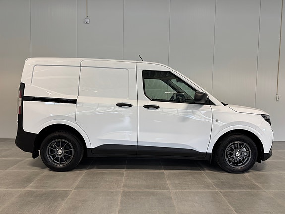 Ford Transit Courier 2 of 5
