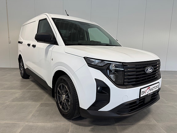 Ford Transit Courier 5 of 5